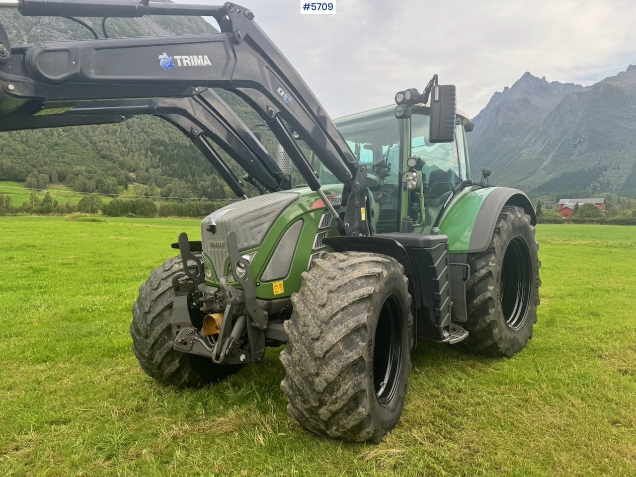 Tractor 2017 Fendt 724 Vario w/ GPS, Front PTO, Loader and hydraulics.: foto 11 Tractor 2017 Fendt 724 Vario w/ GPS, Front PTO, Loader and hydraulics.: foto 11