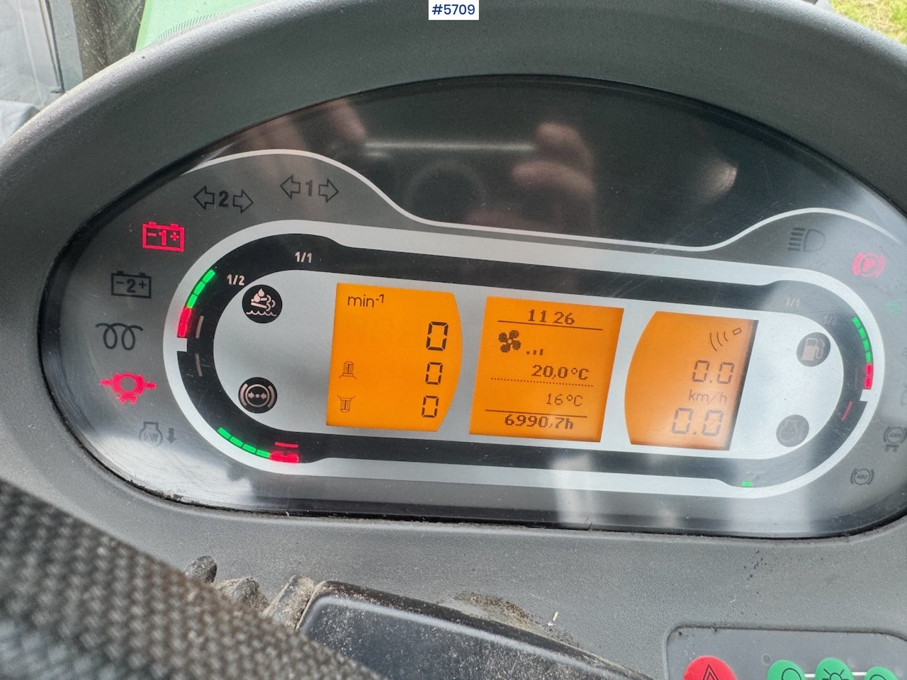 Tractor 2017 Fendt 724 Vario w/ GPS, Front PTO, Loader and hydraulics.: foto 38 Tractor 2017 Fendt 724 Vario w/ GPS, Front PTO, Loader and hydraulics.: foto 38