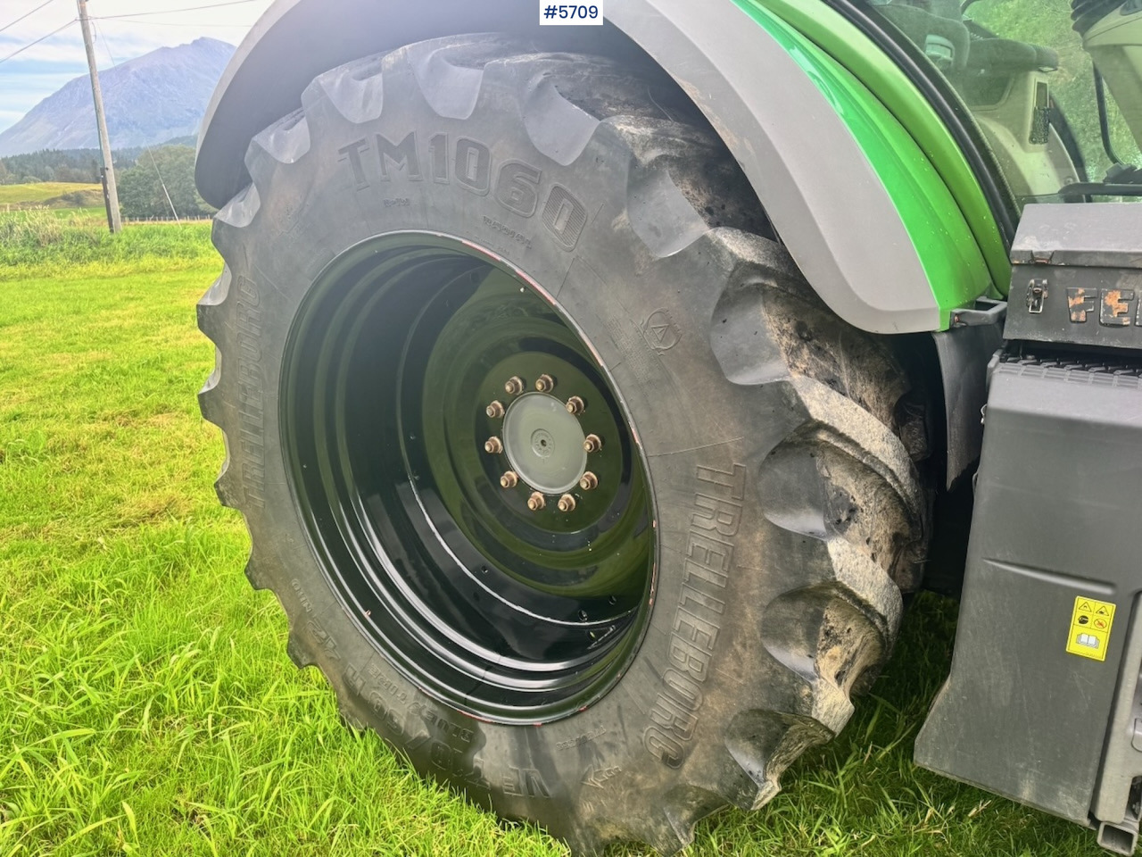 Tractor 2017 Fendt 724 Vario w/ GPS, Front PTO, Loader and hydraulics.: foto 18 Tractor 2017 Fendt 724 Vario w/ GPS, Front PTO, Loader and hydraulics.: foto 18