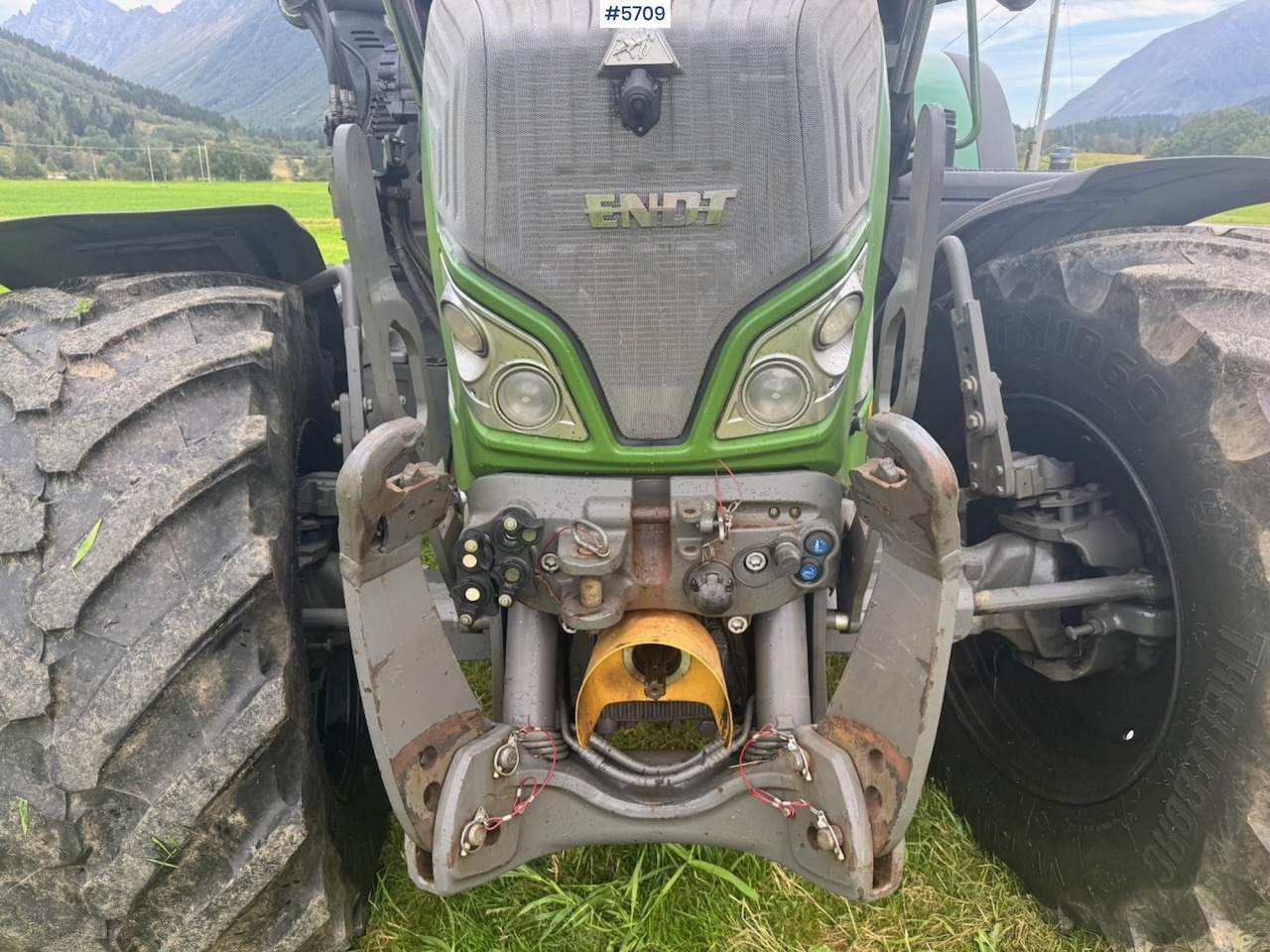 Tractor 2017 Fendt 724 Vario w/ GPS, Front PTO, Loader and hydraulics.: foto 13 Tractor 2017 Fendt 724 Vario w/ GPS, Front PTO, Loader and hydraulics.: foto 13