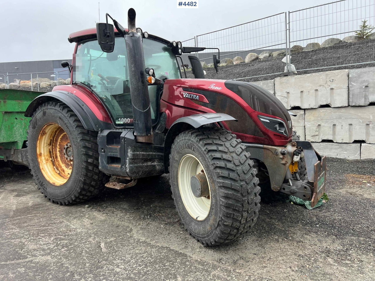 Tractor 2017 Valtra T234 tractor Plow rigged Tractor: foto 17 Tractor 2017 Valtra T234 tractor Plow rigged Tractor: foto 17