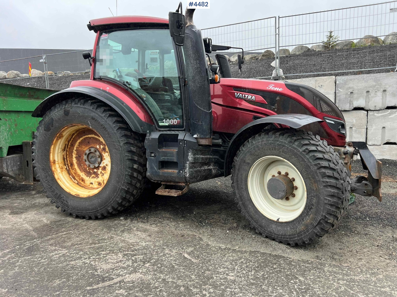 Tractor 2017 Valtra T234 tractor Plow rigged Tractor: foto 19 Tractor 2017 Valtra T234 tractor Plow rigged Tractor: foto 19