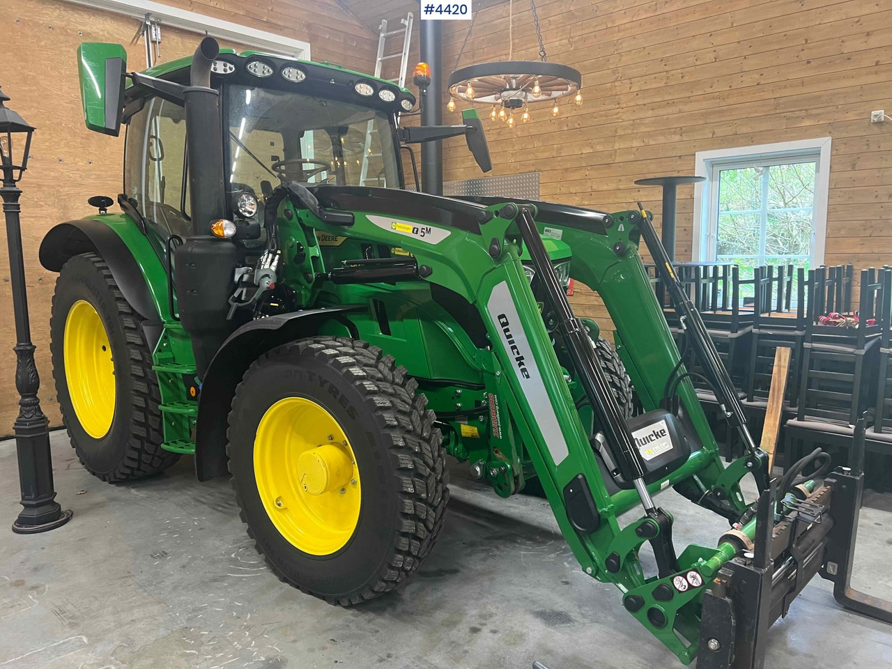 2024 John Deere 6150R w/ Quicke Front Loader & Bucket - Tractor: foto 1 2024 John Deere 6150R w/ Quicke Front Loader & Bucket - Tractor: foto 1