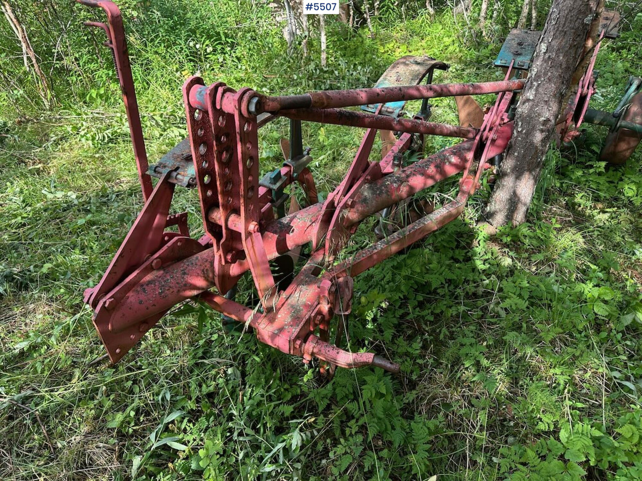 4-furrow conventional plow - Equipo para trabajo del suelo: foto 4 4-furrow conventional plow - Equipo para trabajo del suelo: foto 4