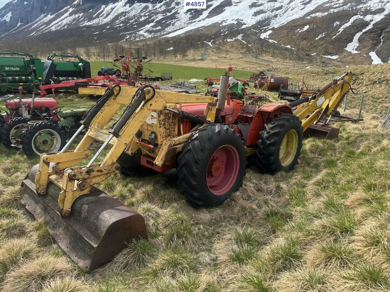 Tractor Bray Nuffield 4x4 w/ excavator and front loader.: foto 9