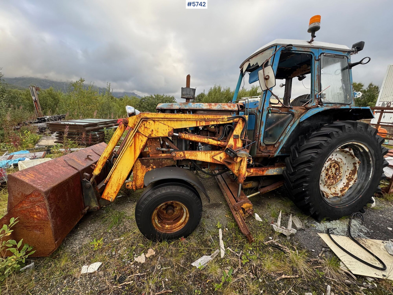 Circa 1987 Ford 7700 with Malm Orstad loader! - Tractor: foto 2 Circa 1987 Ford 7700 with Malm Orstad loader! - Tractor: foto 2