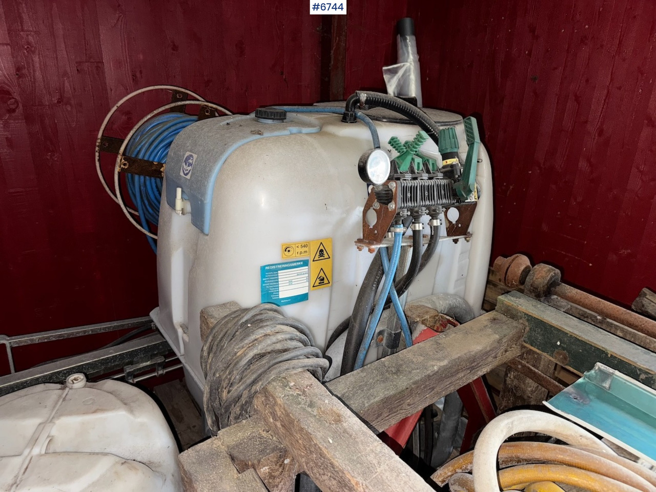 Field sprayer 8 meters - Pulverizador: foto 1 Field sprayer 8 meters - Pulverizador: foto 1