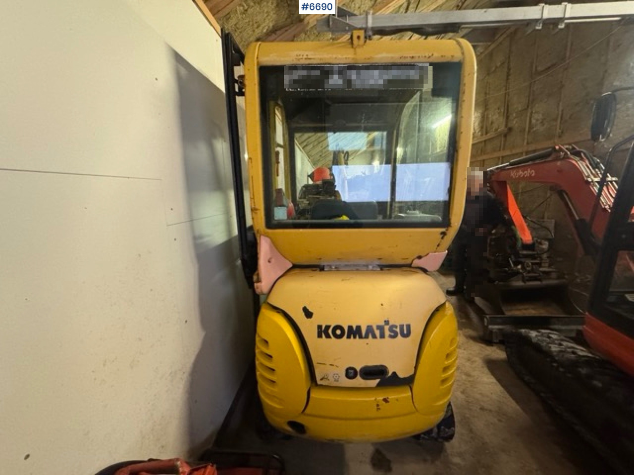 Komatsu PC15R excavator with 2 buckets! - Excavadora: foto 5 Komatsu PC15R excavator with 2 buckets! - Excavadora: foto 5