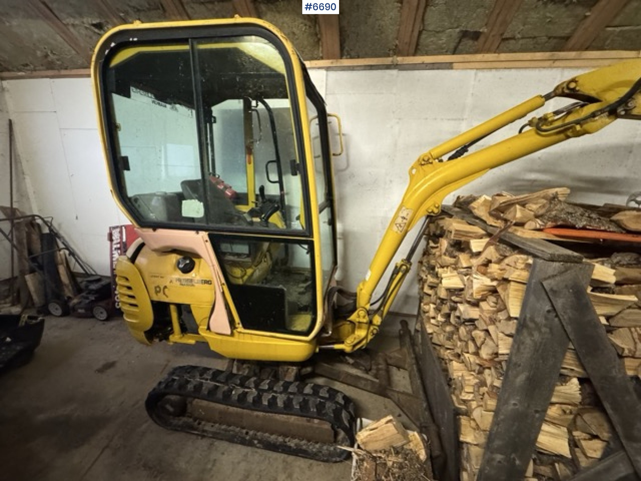 Komatsu PC15R excavator with 2 buckets! - Excavadora: foto 2 Komatsu PC15R excavator with 2 buckets! - Excavadora: foto 2