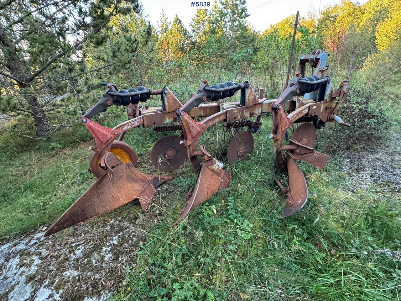 Øverum 3-furrow plow - Equipo para trabajo del suelo: foto 4 Øverum 3-furrow plow - Equipo para trabajo del suelo: foto 4