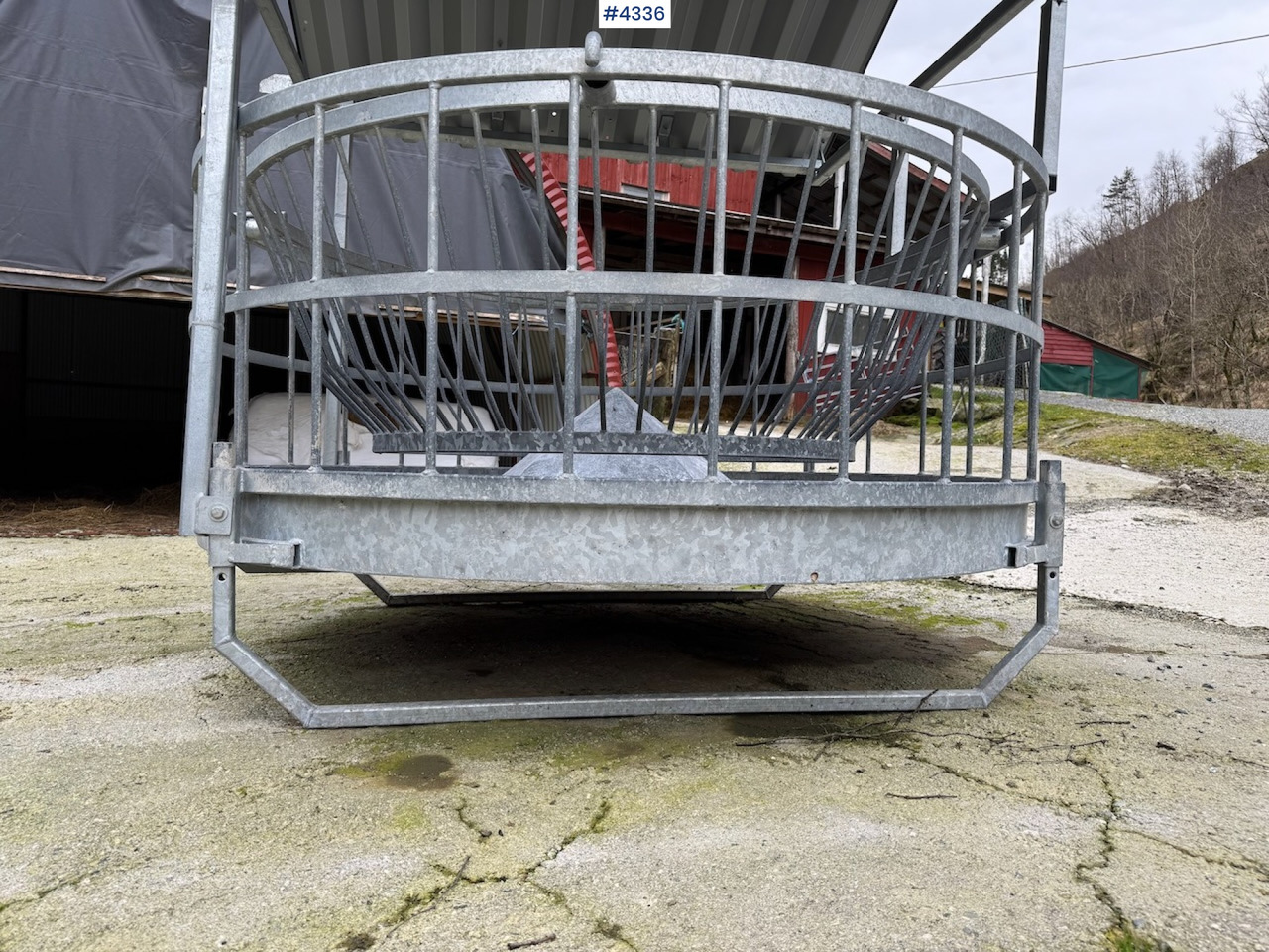 Round bale feeder for sheep - Maquinaria ganadera: foto 5 Round bale feeder for sheep - Maquinaria ganadera: foto 5