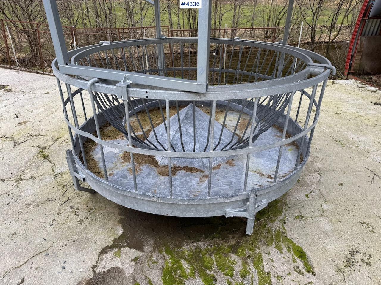 Round bale feeder for sheep - Maquinaria ganadera: foto 1 Round bale feeder for sheep - Maquinaria ganadera: foto 1