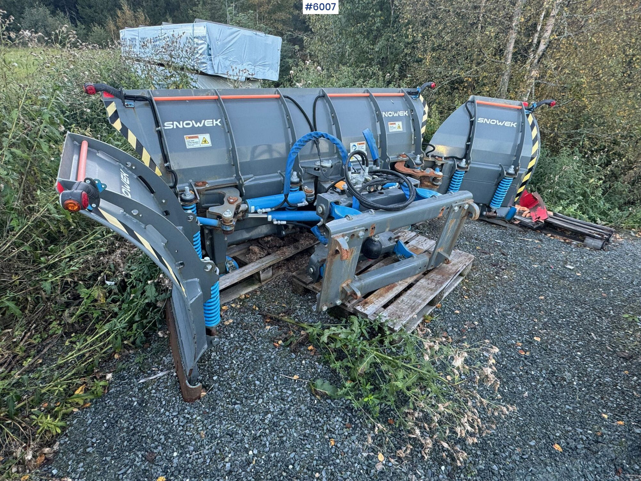 2021 Snowek U420 U-plog - Vehículo municipal: foto 1 2021 Snowek U420 U-plog - Vehículo municipal: foto 1