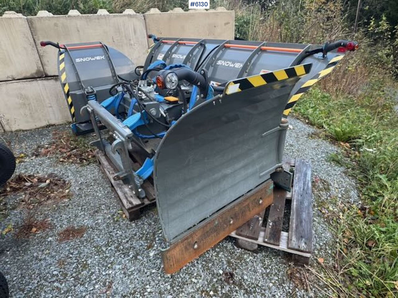 2023 Snowek U420 U-plow w/ remote control! - Vehículo municipal: foto 4 2023 Snowek U420 U-plow w/ remote control! - Vehículo municipal: foto 4