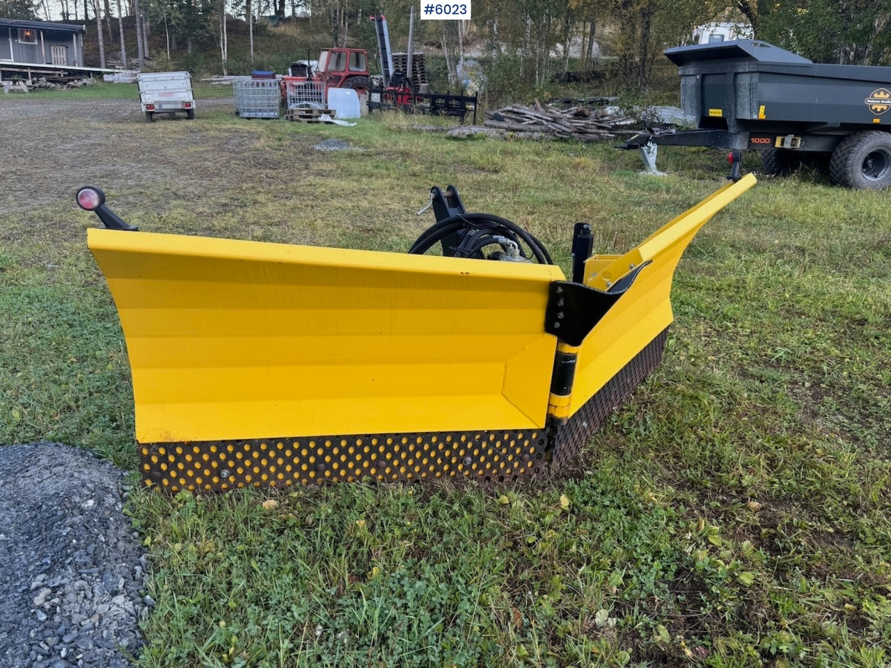 Lilleseth V-plow 270 w/ 3rd and 4th function! - Vehículo municipal: foto 1 Lilleseth V-plow 270 w/ 3rd and 4th function! - Vehículo municipal: foto 1