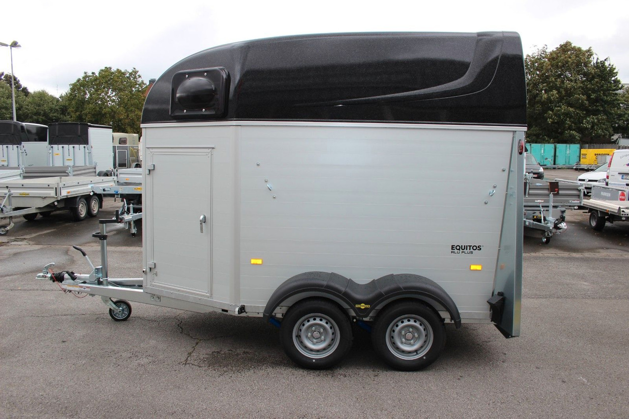 Humbaur Equitos Alu Plus 2400 Pferdeanhänger Sattelkamme - Remolque transporte de ganado: foto 5 Humbaur Equitos Alu Plus 2400 Pferdeanhänger Sattelkamme - Remolque transporte de ganado: foto 5