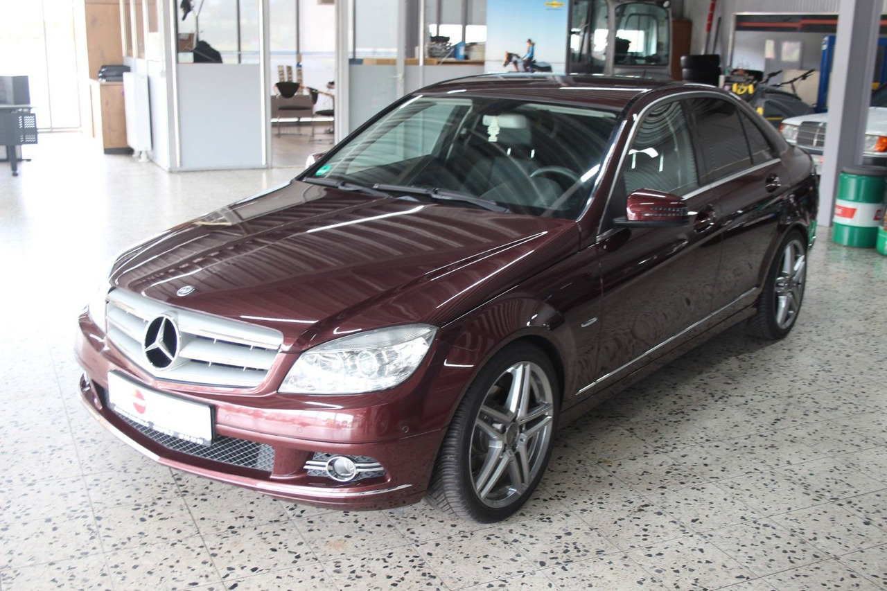 Mercedes-Benz C 230 Avantgarde Automatik sehr gepflegt! 130tKM - Sedan: foto 4 Mercedes-Benz C 230 Avantgarde Automatik sehr gepflegt! 130tKM - Sedan: foto 4