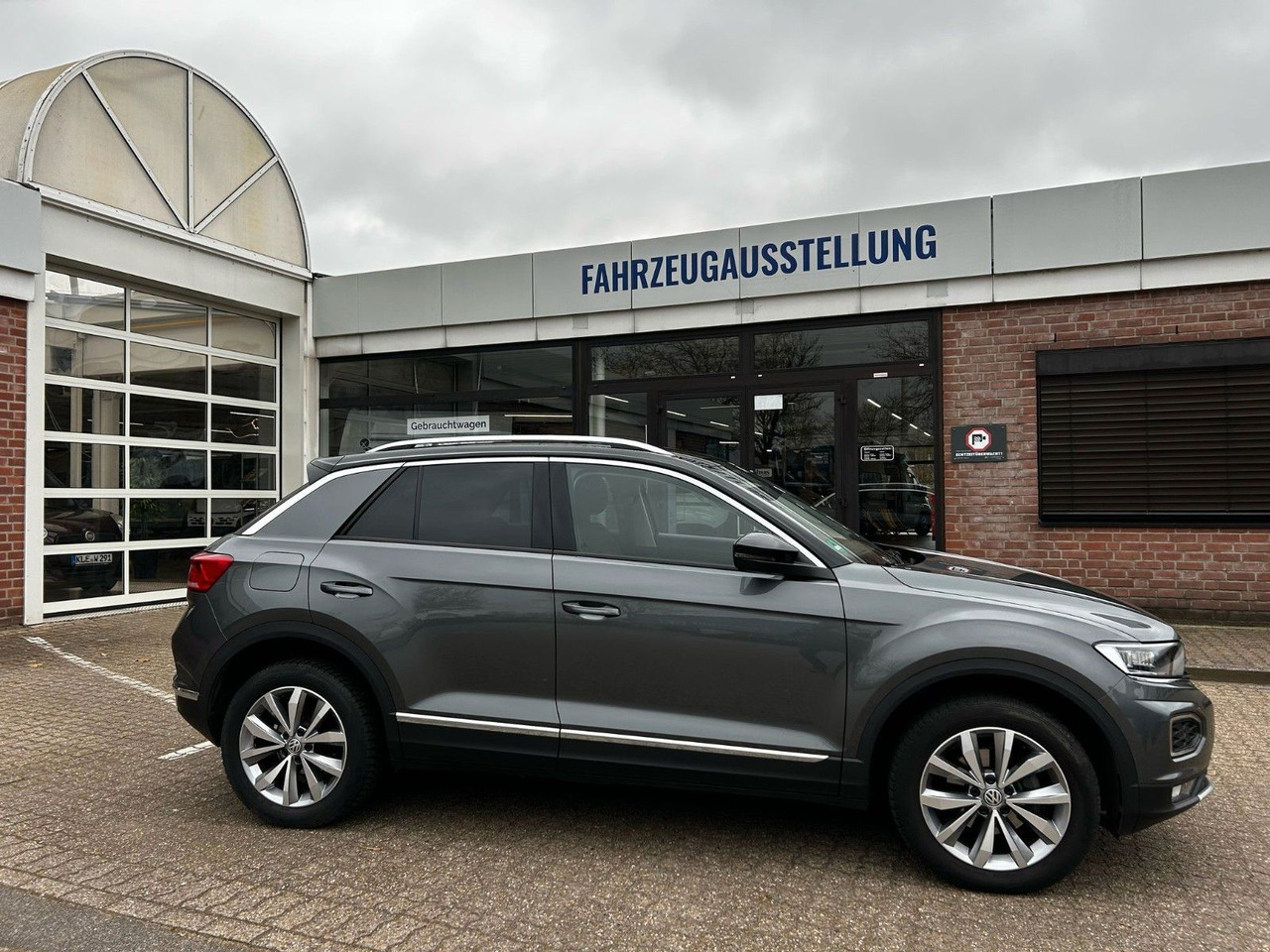 Volkswagen T-Roc Style - SUV/ Todoterreno: foto 1 Volkswagen T-Roc Style - SUV/ Todoterreno: foto 1