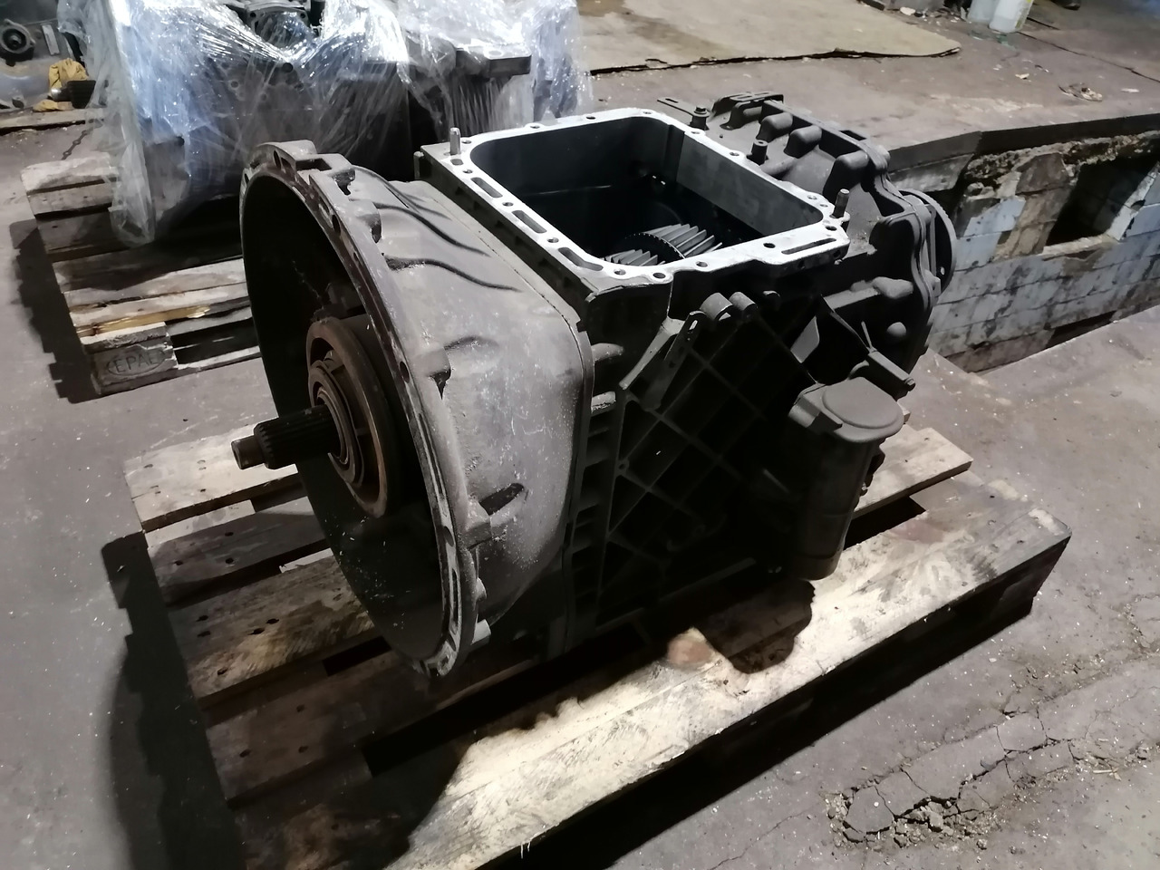 VOLVO remanufactured gearbox AT2612D - Caja de cambios: foto 2 VOLVO remanufactured gearbox AT2612D - Caja de cambios: foto 2