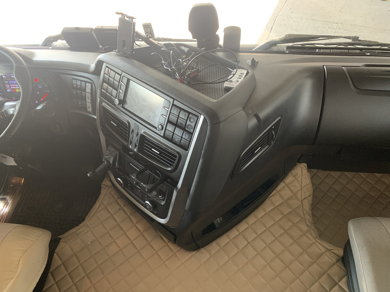 Cabeza tractora Iveco Stralis 510 AS440STX/P 6X2 2018 Salon Polska: foto 22