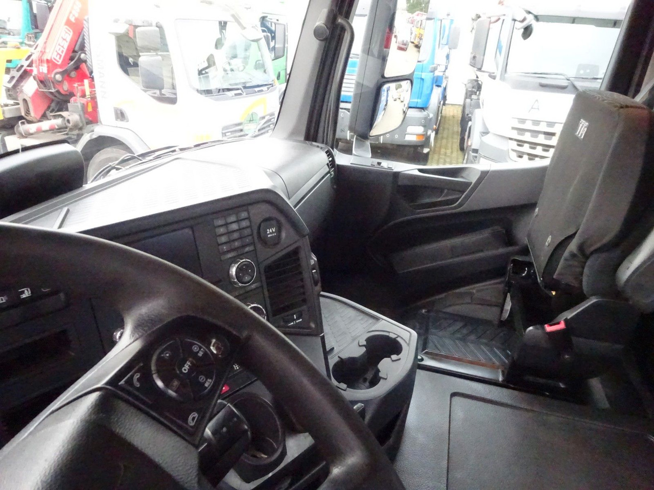 Cabeza tractora Mercedes-Benz 1853 Arocs SZM mit Kipperpumpe: foto 13