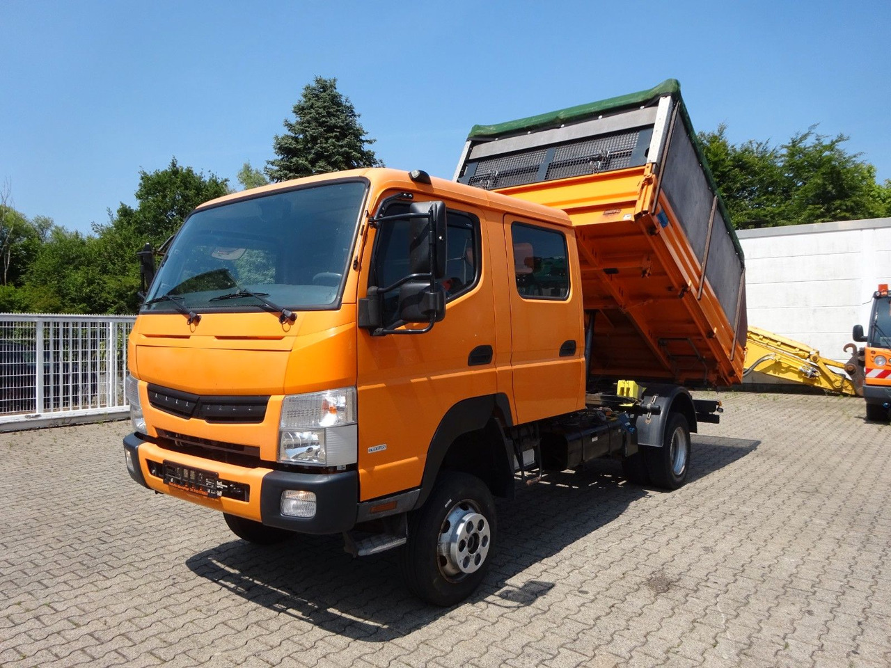 FUSO Canter Doppelkabine MEILLER 3Skipper 4x4 - Furgoneta basculante: foto 1 FUSO Canter Doppelkabine MEILLER 3Skipper 4x4 - Furgoneta basculante: foto 1