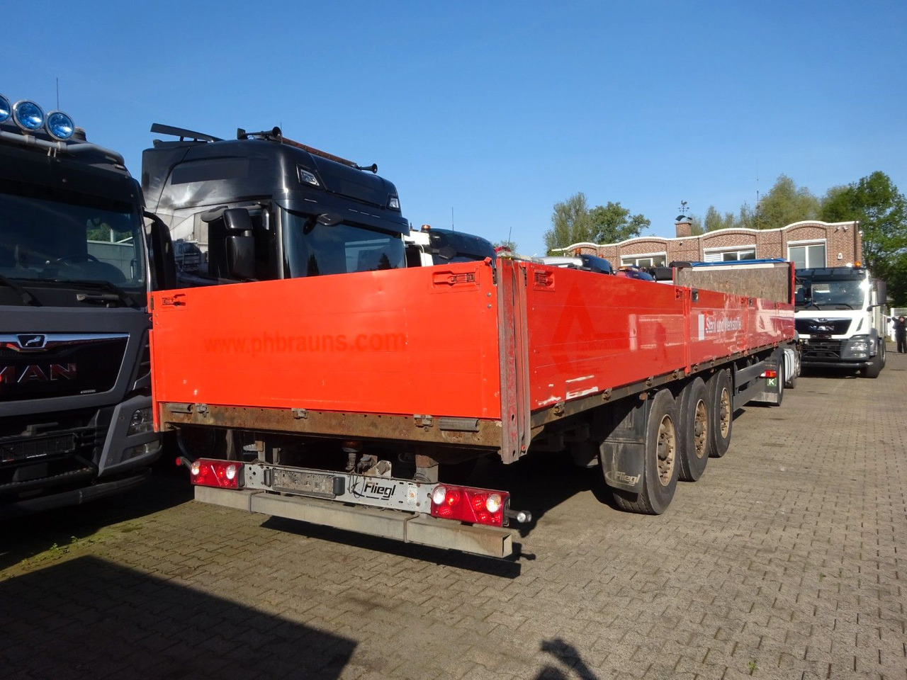 Fliegl Sattelpritsche mit Bordwänden und 3 Achsen - Semirremolque plataforma/ Caja abierta: foto 5 Fliegl Sattelpritsche mit Bordwänden und 3 Achsen - Semirremolque plataforma/ Caja abierta: foto 5