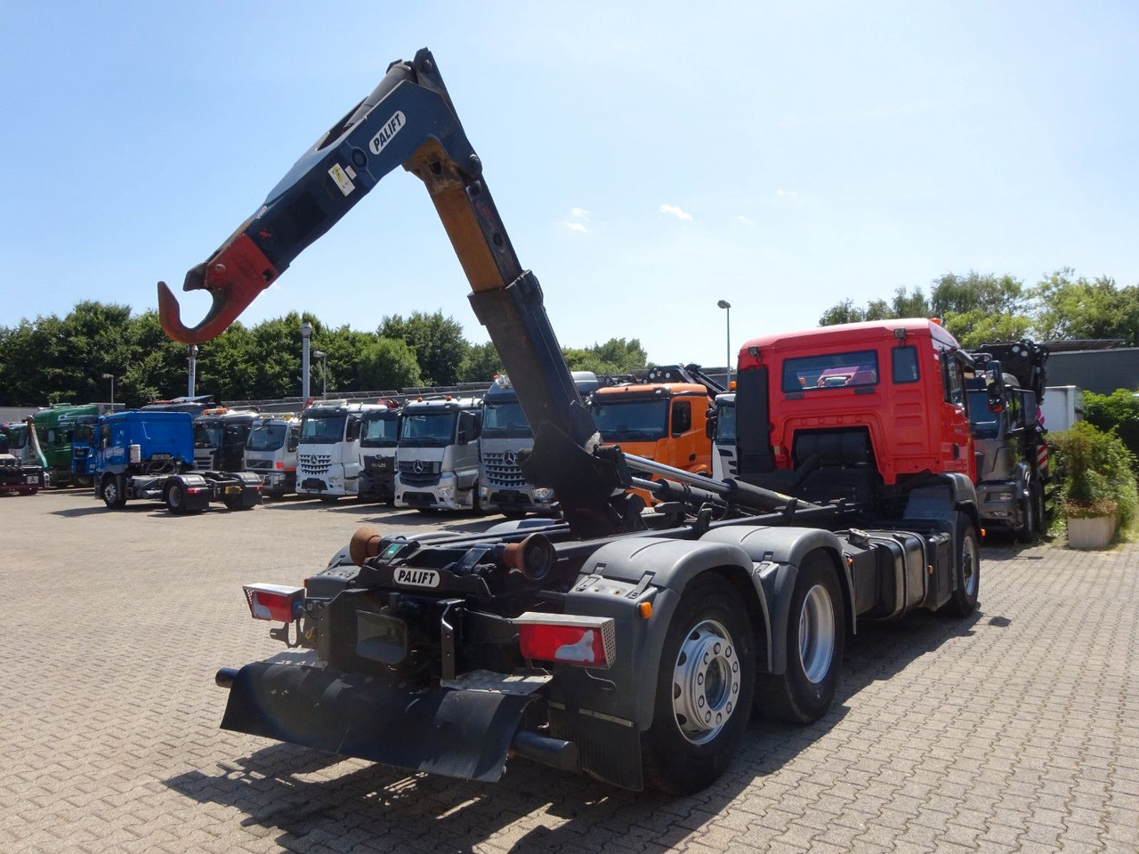 MAN 26.360 TGA PALFINGER Abroller 6x2-4 Hydrodrive - Camión multibasculante: foto 5 MAN 26.360 TGA PALFINGER Abroller 6x2-4 Hydrodrive - Camión multibasculante: foto 5