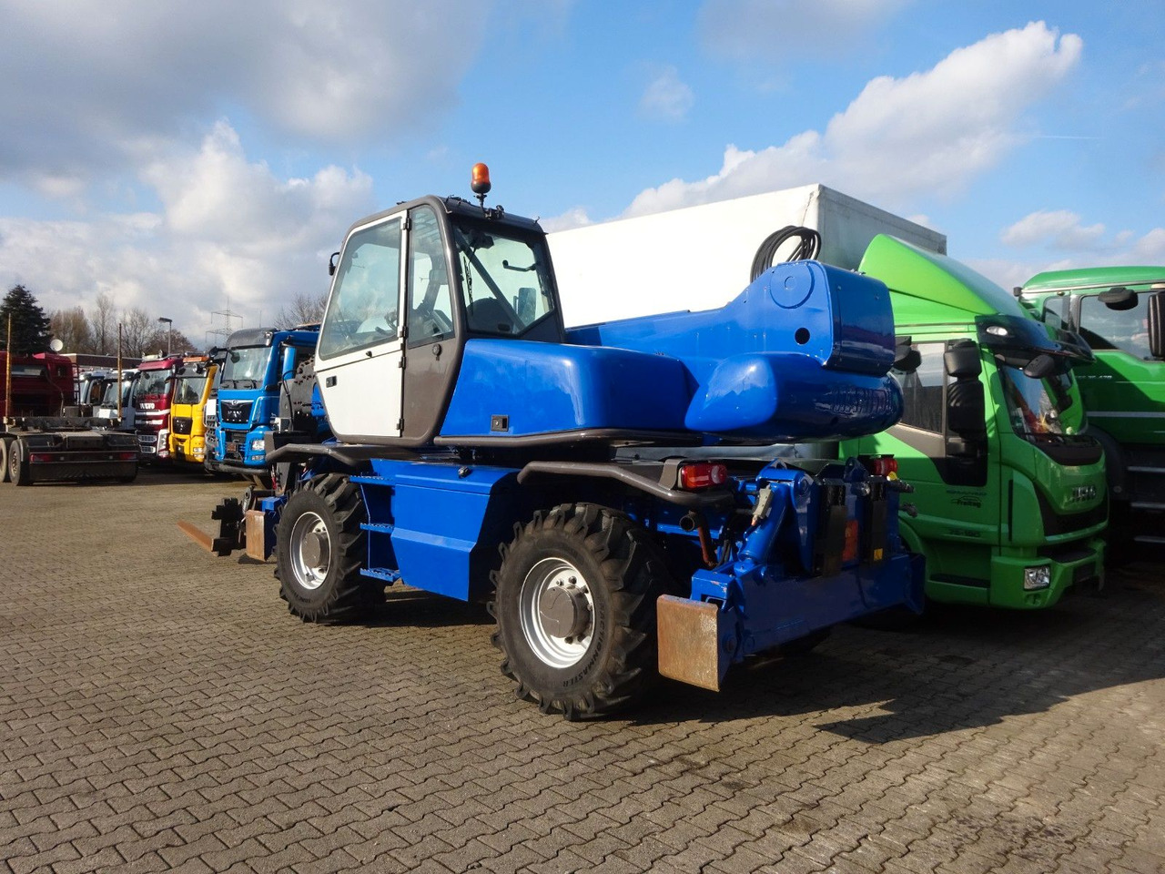 Manitou Teleskoplader MRT 2150 mit Palettengabel - Manipulador telescópico: foto 4 Manitou Teleskoplader MRT 2150 mit Palettengabel - Manipulador telescópico: foto 4