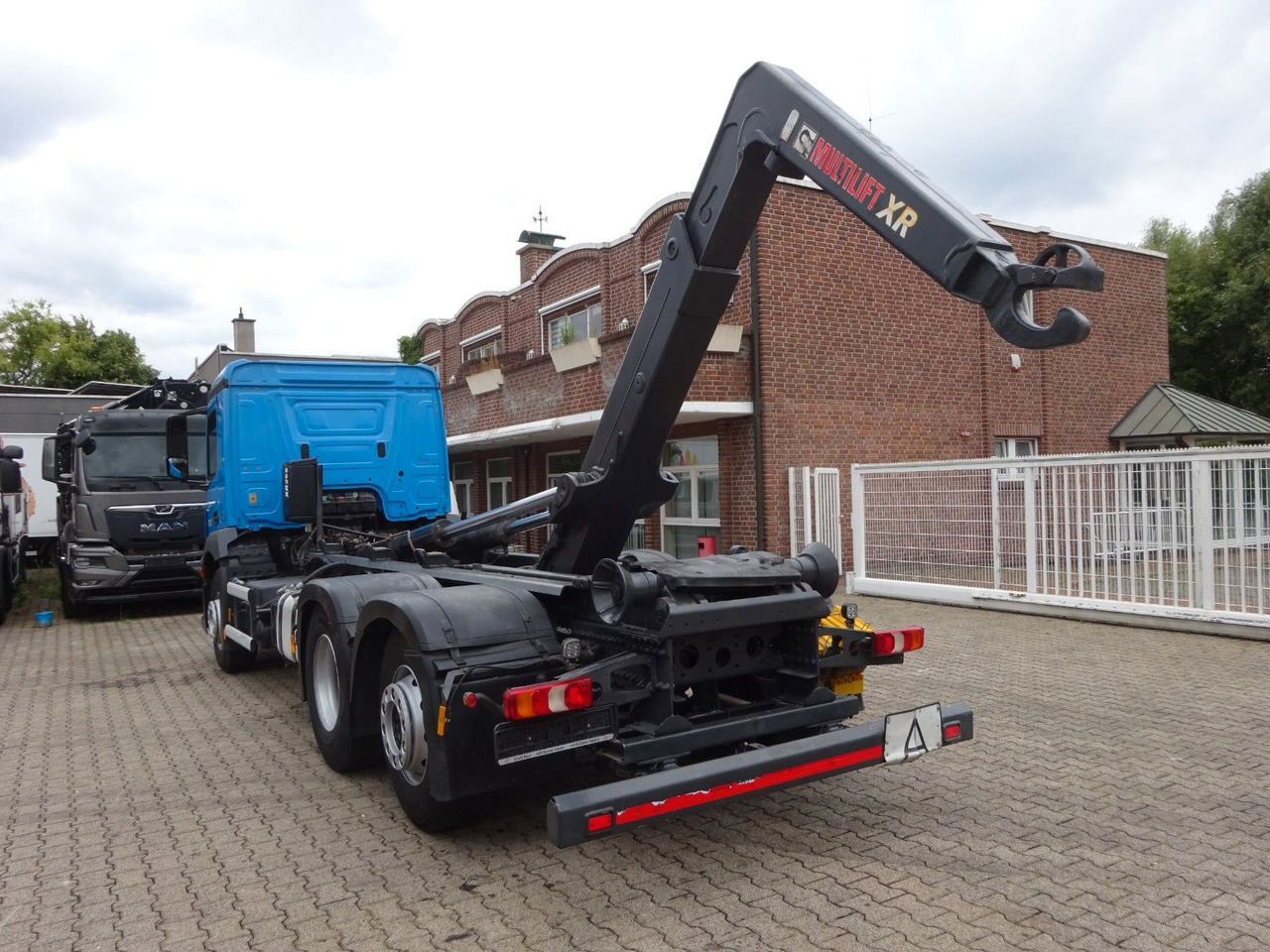 Mercedes-Benz 2533 Antos MULTILIFT Abroller 6x2 - Camión multibasculante: foto 4 Mercedes-Benz 2533 Antos MULTILIFT Abroller 6x2 - Camión multibasculante: foto 4