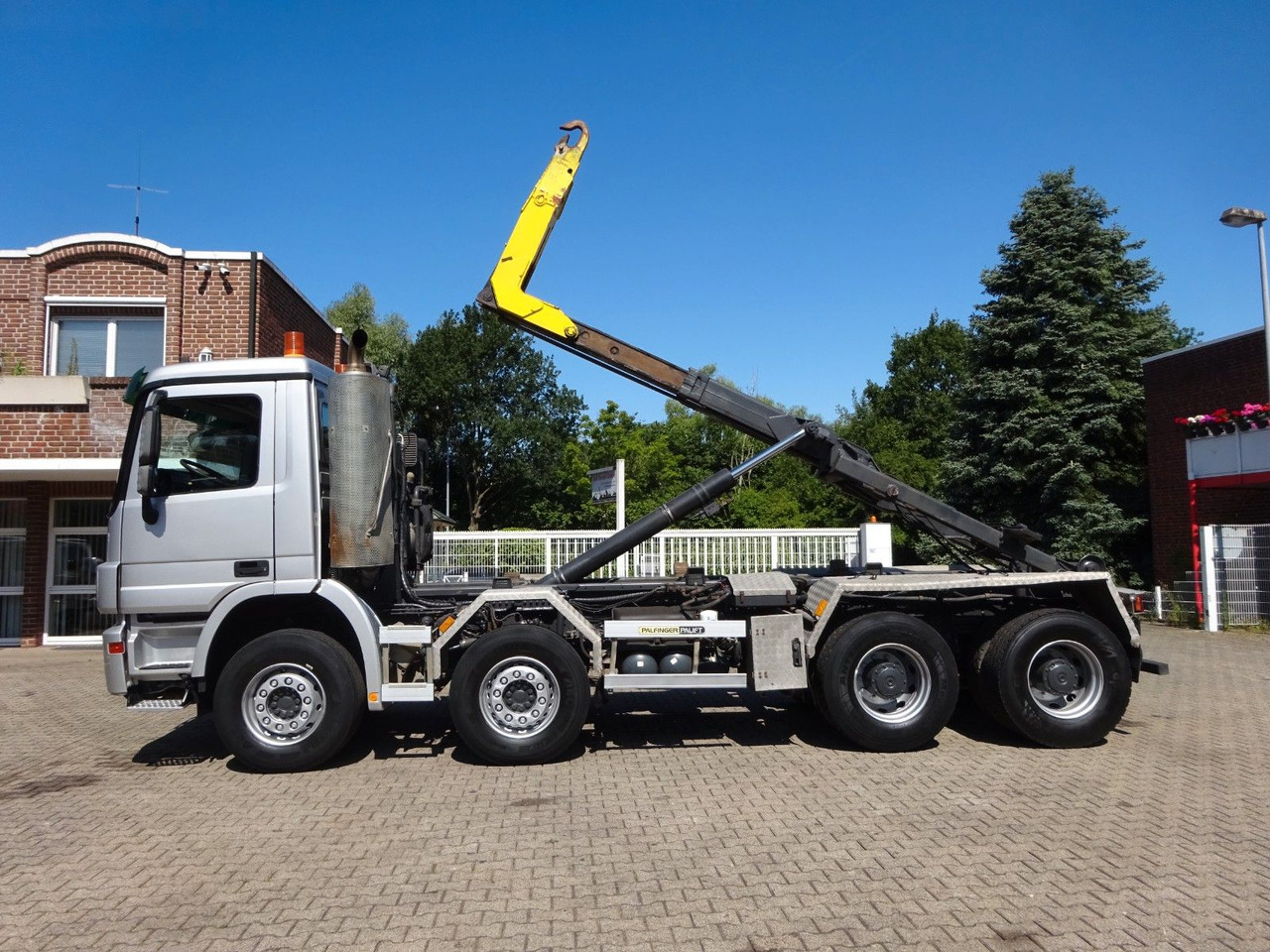 Mercedes-Benz 3244 Actros PALFINGER Abroller 8x4 - Camión multibasculante: foto 4 Mercedes-Benz 3244 Actros PALFINGER Abroller 8x4 - Camión multibasculante: foto 4