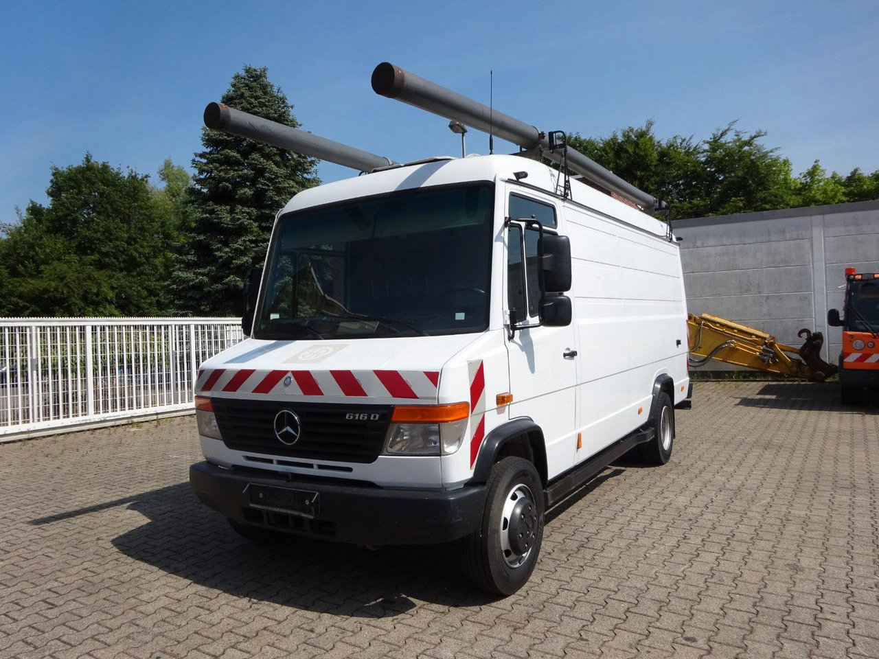 Mercedes-Benz 616D Vario Kastenwagen 4x2 - Furgón: foto 1 Mercedes-Benz 616D Vario Kastenwagen 4x2 - Furgón: foto 1