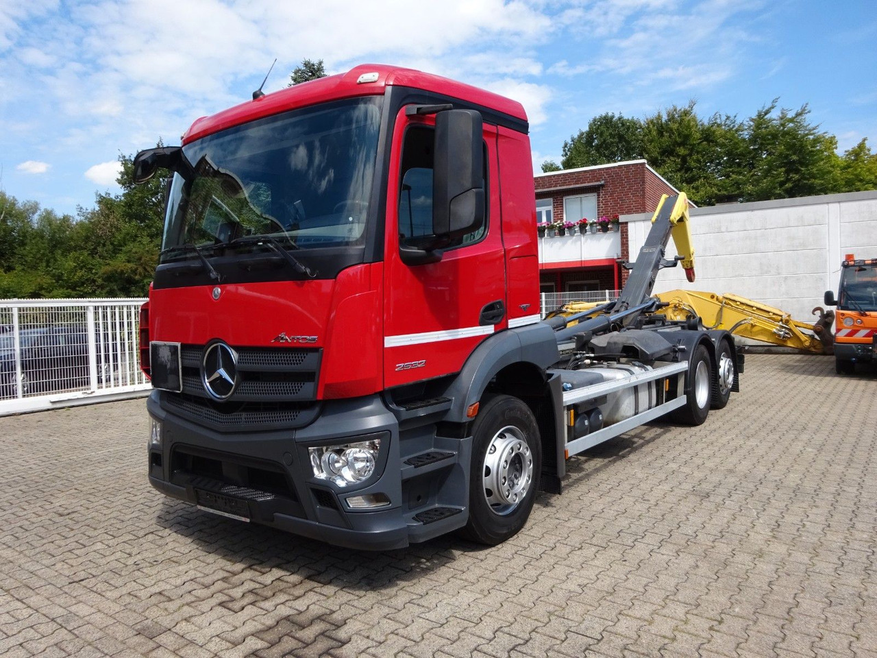 Mercedes-Benz Antos 2532 MEILLER Abroller Lift+Lenkachse 6x2 - Camión multibasculante: foto 1 Mercedes-Benz Antos 2532 MEILLER Abroller Lift+Lenkachse 6x2 - Camión multibasculante: foto 1