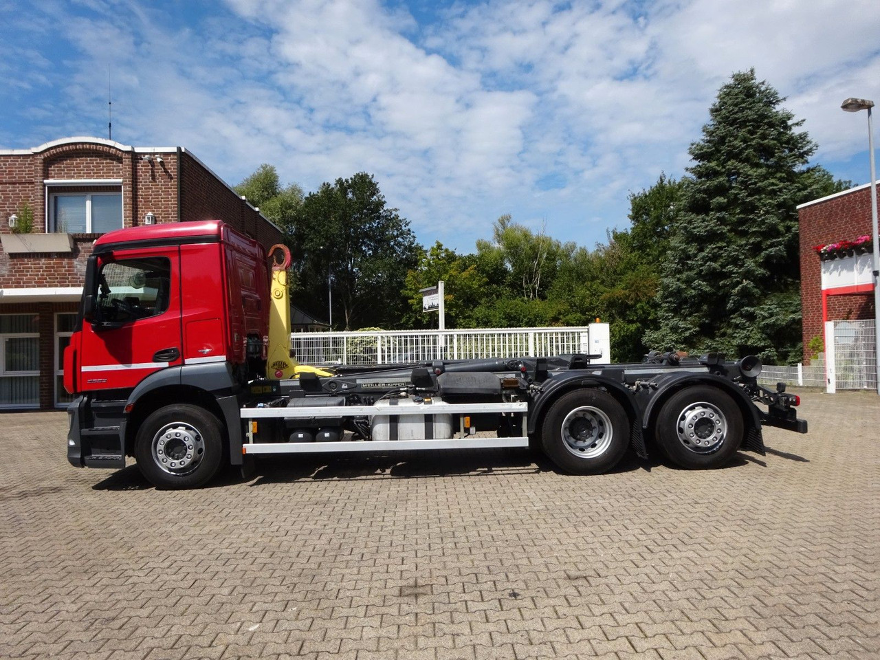 Mercedes-Benz Antos 2532 MEILLER Abroller Lift+Lenkachse 6x2 - Camión multibasculante: foto 4 Mercedes-Benz Antos 2532 MEILLER Abroller Lift+Lenkachse 6x2 - Camión multibasculante: foto 4