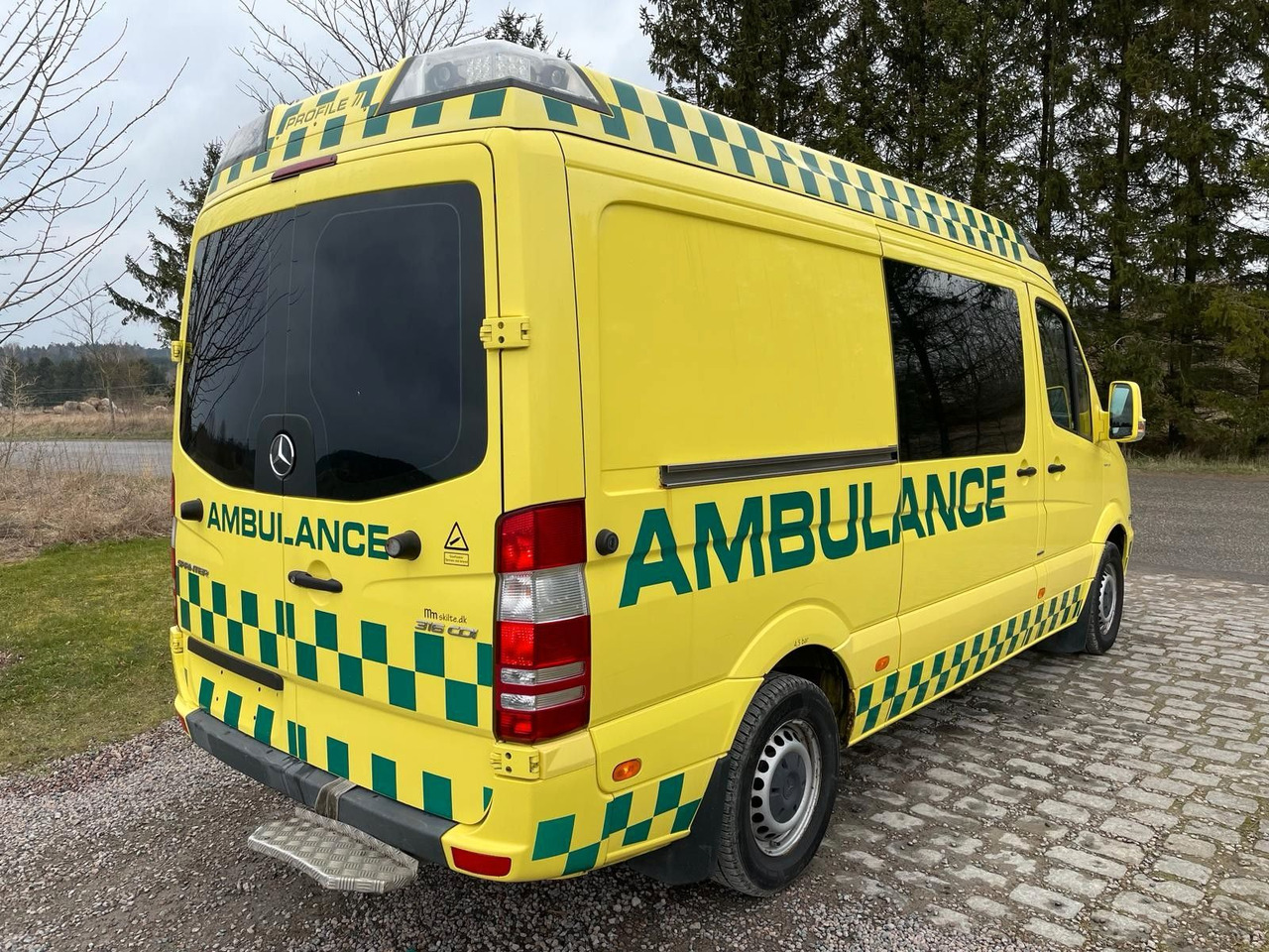 Mercedes-Benz Sprinter 316 CDI Aut *14 000 € netto - Ambulancia: foto 5 Mercedes-Benz Sprinter 316 CDI Aut *14 000 € netto - Ambulancia: foto 5