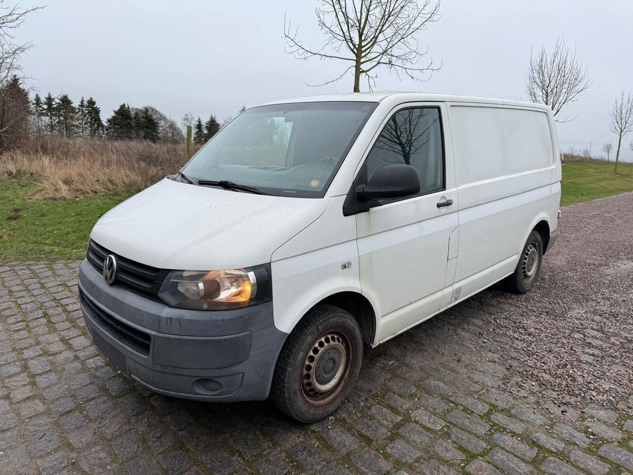 Volkswagen T5 Transporter 2.0 TDI Kasten *RESERVED Ro - Furgoneta pequeña: foto 3 Volkswagen T5 Transporter 2.0 TDI Kasten *RESERVED Ro - Furgoneta pequeña: foto 3