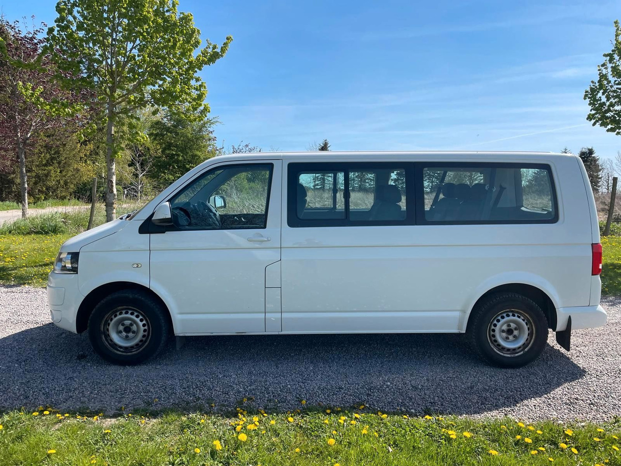 Volkswagen T5 Transporter Bus Caravelle Comfortline lang - Furgoneta de pasajeros: foto 2 Volkswagen T5 Transporter Bus Caravelle Comfortline lang - Furgoneta de pasajeros: foto 2