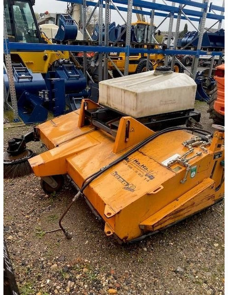 Bema 40 Classic 2050 Kehrbesen 2.200 EUR - Barredora cucharón para Maquinaria de construcción: foto 4 Bema 40 Classic 2050 Kehrbesen 2.200 EUR - Barredora cucharón para Maquinaria de construcción: foto 4