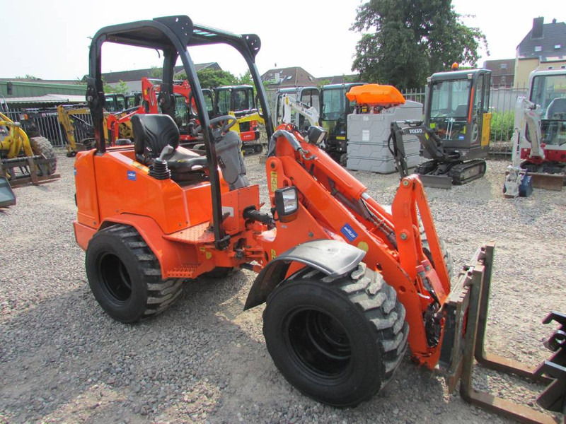 Schäffer 2436 Radlader Hoflader 22.000 EUR netto - Cargadora de ruedas: foto 2 Schäffer 2436 Radlader Hoflader 22.000 EUR netto - Cargadora de ruedas: foto 2
