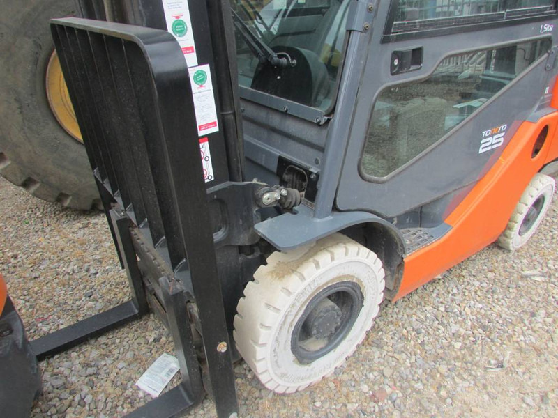 Toyota 02-8 FGF 25 Tonero 25 Gas Stapler 7.500 EUR - Carretilla elevadora de gas: foto 4 Toyota 02-8 FGF 25 Tonero 25 Gas Stapler 7.500 EUR - Carretilla elevadora de gas: foto 4