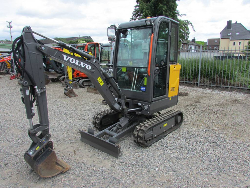 Volvo EC 18 E Minibagger 24.500 EUR - Miniexcavadora: foto 2 Volvo EC 18 E Minibagger 24.500 EUR - Miniexcavadora: foto 2