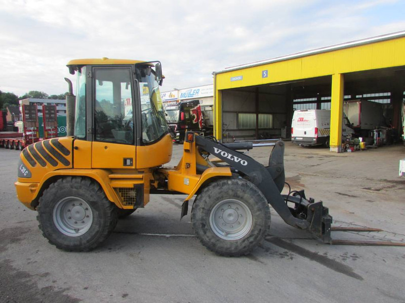 Volvo L 35 B-Z Radlader 18.000 EUR - Cargadora de ruedas: foto 4 Volvo L 35 B-Z Radlader 18.000 EUR - Cargadora de ruedas: foto 4