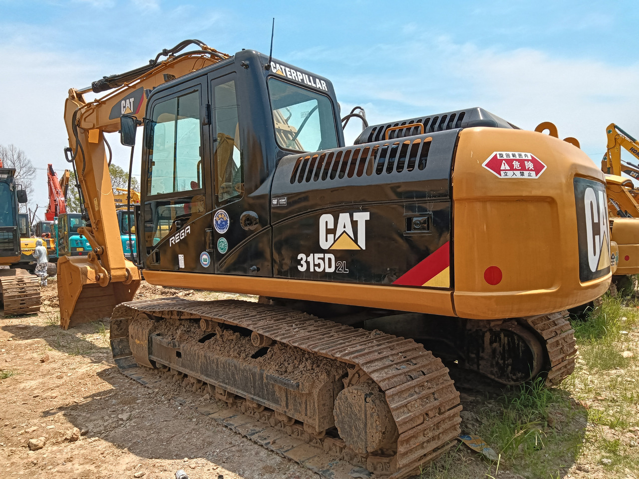 CATERPILLAR 315D2L - Excavadora de cadenas: foto 2 CATERPILLAR 315D2L - Excavadora de cadenas: foto 2