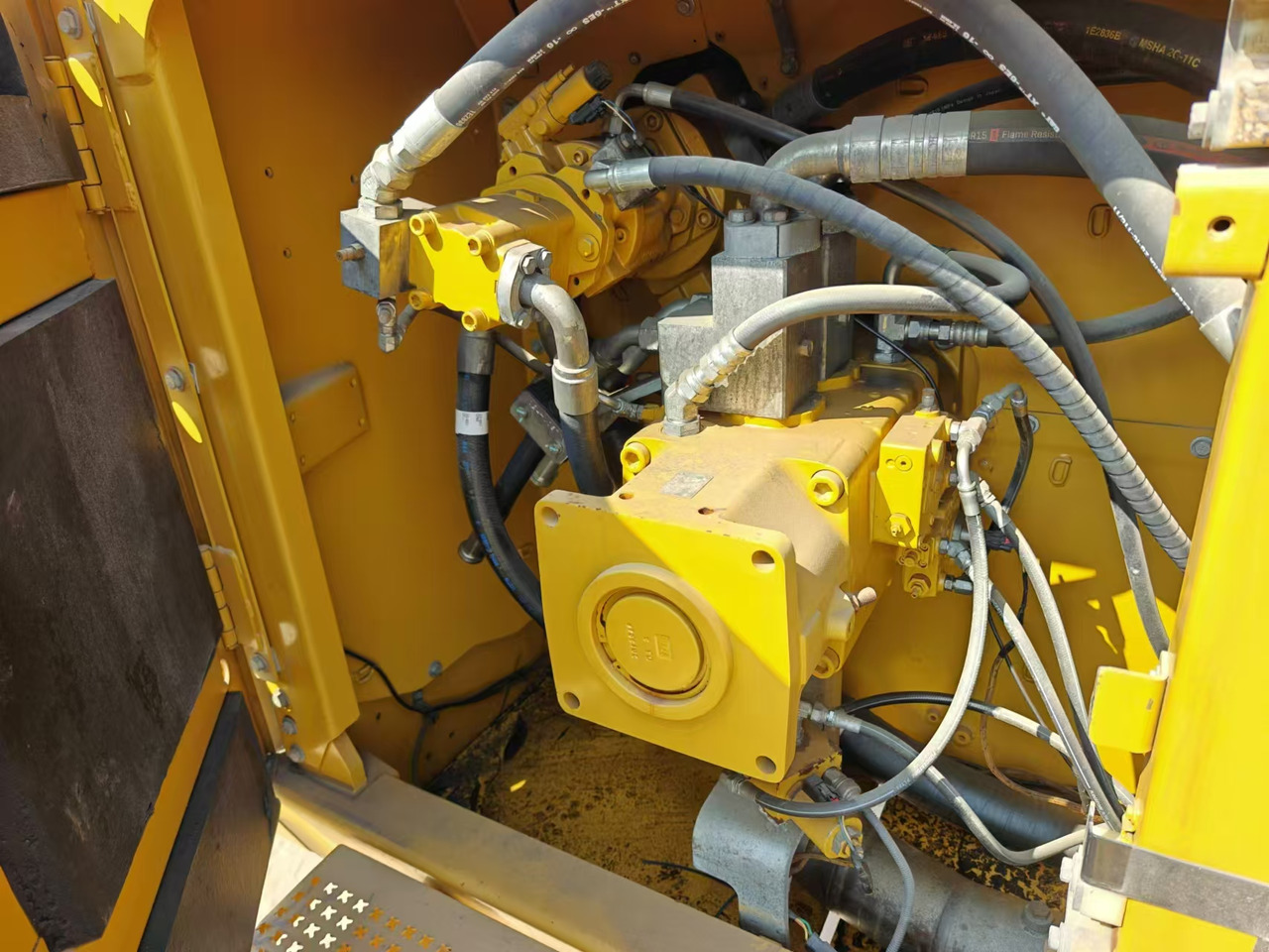 CATERPILLAR 374DL - Excavadora de cadenas: foto 4 CATERPILLAR 374DL - Excavadora de cadenas: foto 4