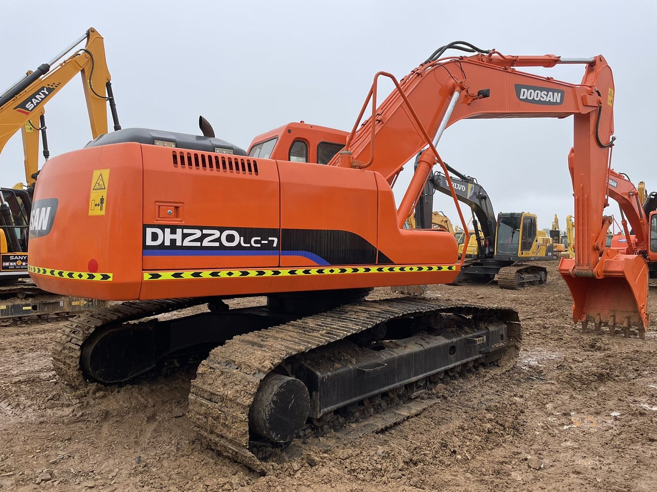 DOOSAN DH220 - Excavadora de cadenas: foto 2 DOOSAN DH220 - Excavadora de cadenas: foto 2