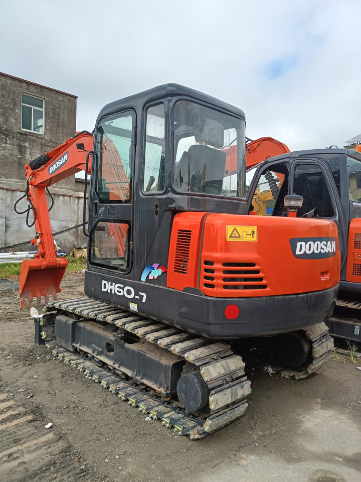 DOOSAN DH60-7 - Miniexcavadora: foto 4 DOOSAN DH60-7 - Miniexcavadora: foto 4