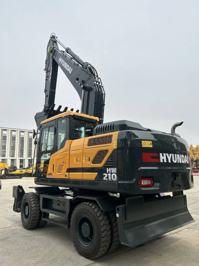 Hyundai HW210 - Excavadora de ruedas: foto 3 Hyundai HW210 - Excavadora de ruedas: foto 3