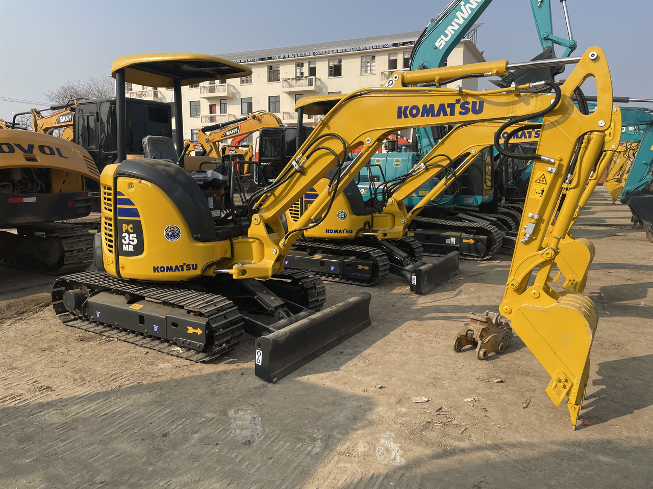 KOMATSU PC 35 MR-3 - Miniexcavadora: foto 1 KOMATSU PC 35 MR-3 - Miniexcavadora: foto 1