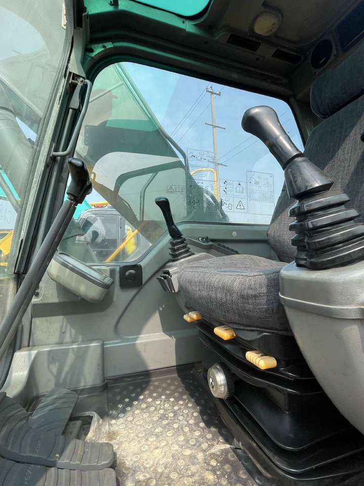 Excavadora de cadenas VOLVO EC200D: foto 7