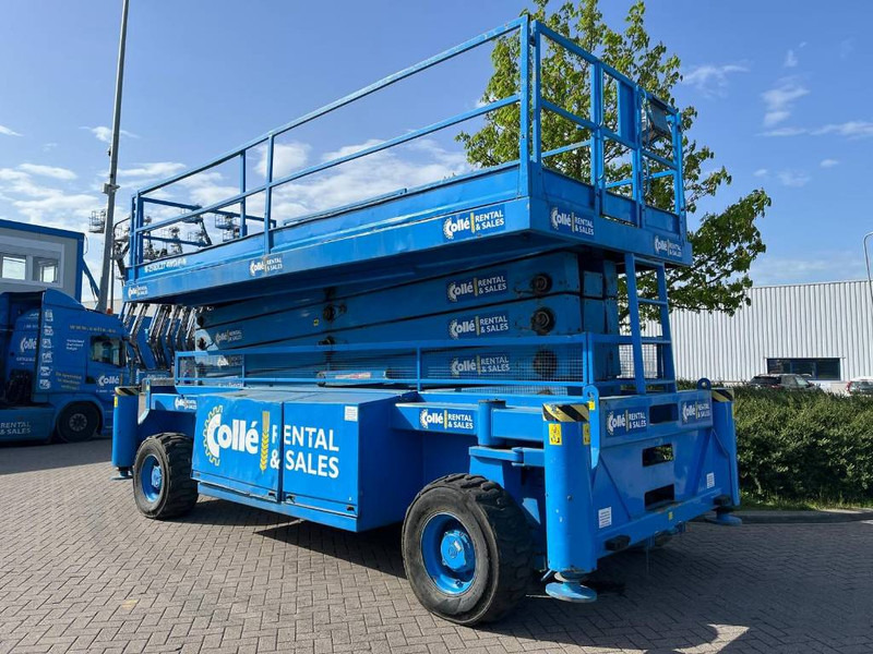 Holland lift M 250 DL 27 - Plataforma de tijeras: foto 3 Holland lift M 250 DL 27 - Plataforma de tijeras: foto 3